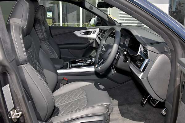 2024 Audi SQ8 TFSI F1