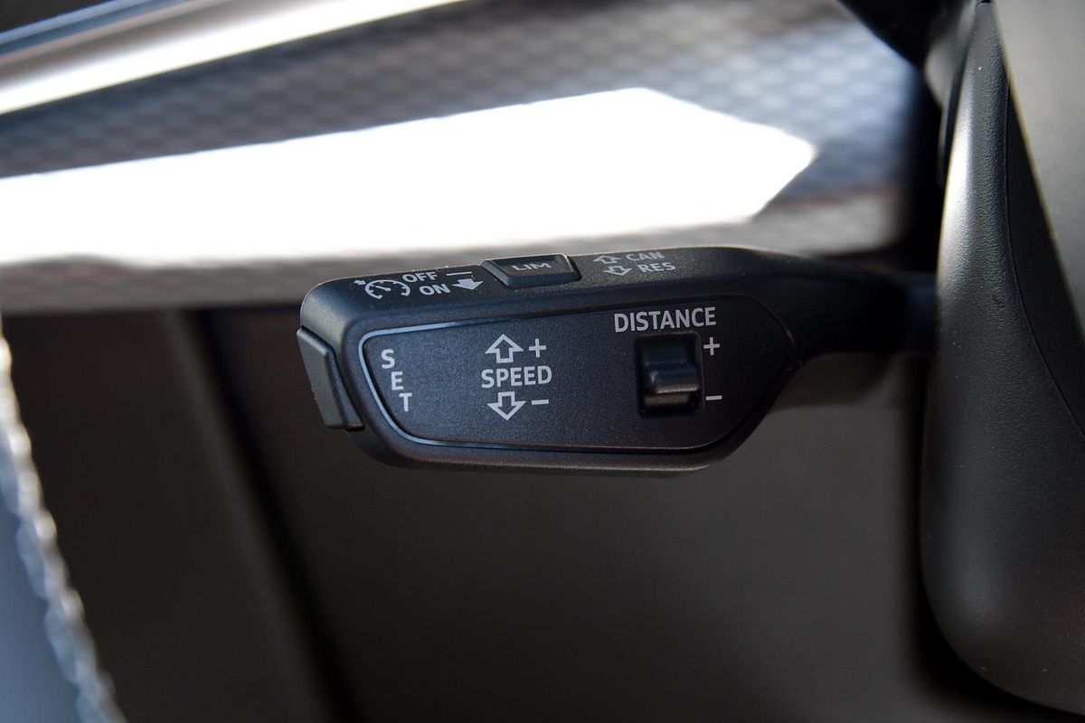 2024 Audi SQ8 TFSI F1