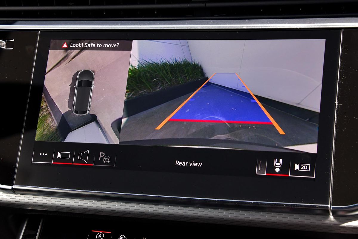 2024 Audi SQ8 TFSI F1