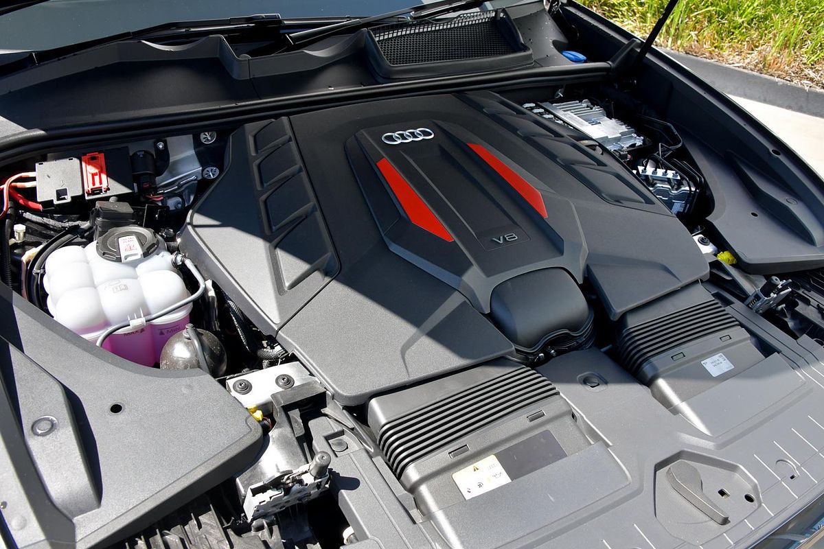 2024 Audi SQ8 TFSI F1