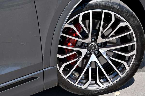 2024 Audi SQ8 TFSI F1