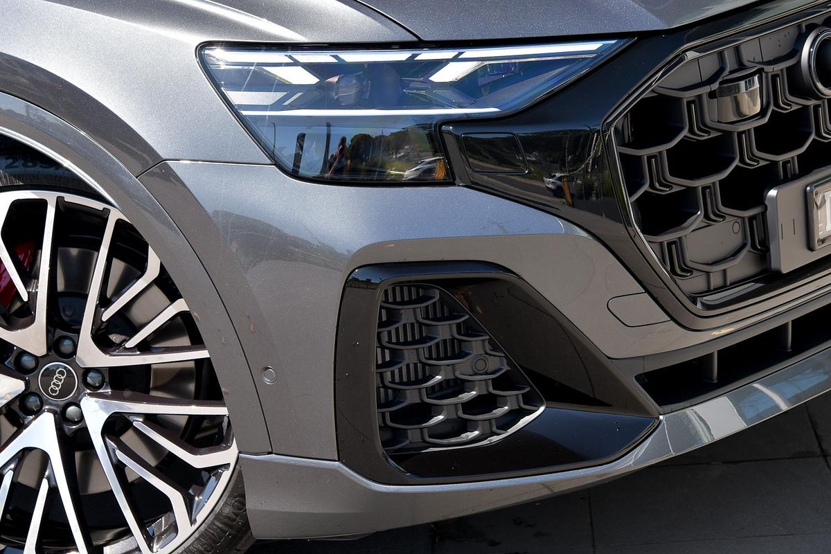 2024 Audi SQ8 TFSI F1