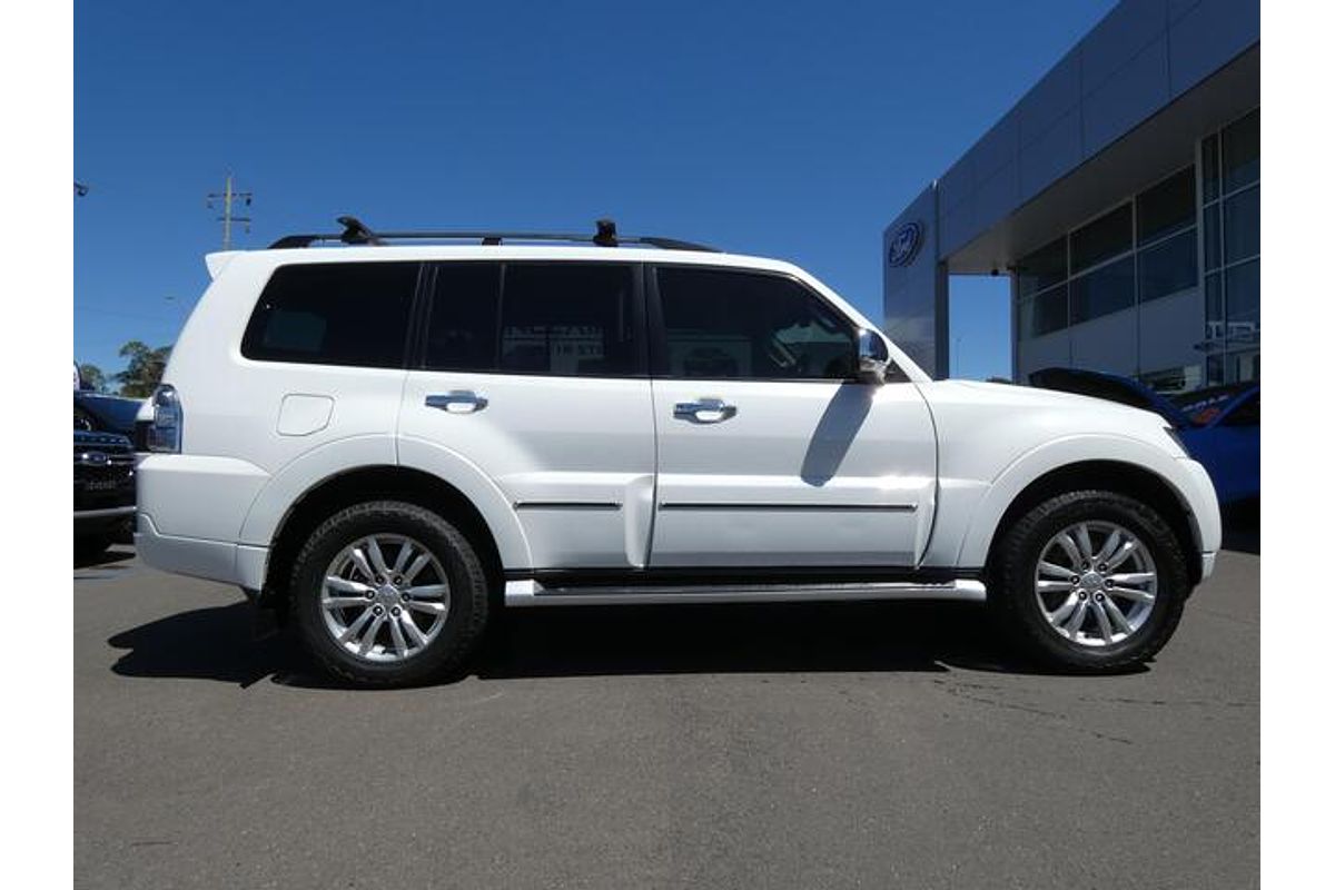 2017 Mitsubishi Pajero Exceed NX