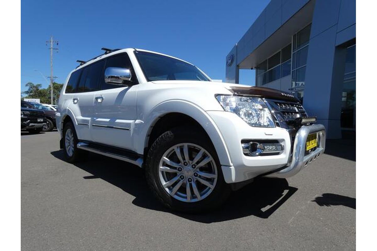 2017 Mitsubishi Pajero Exceed NX