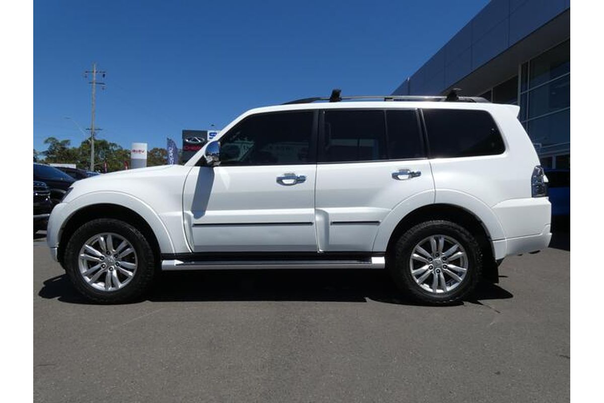 2017 Mitsubishi Pajero Exceed NX