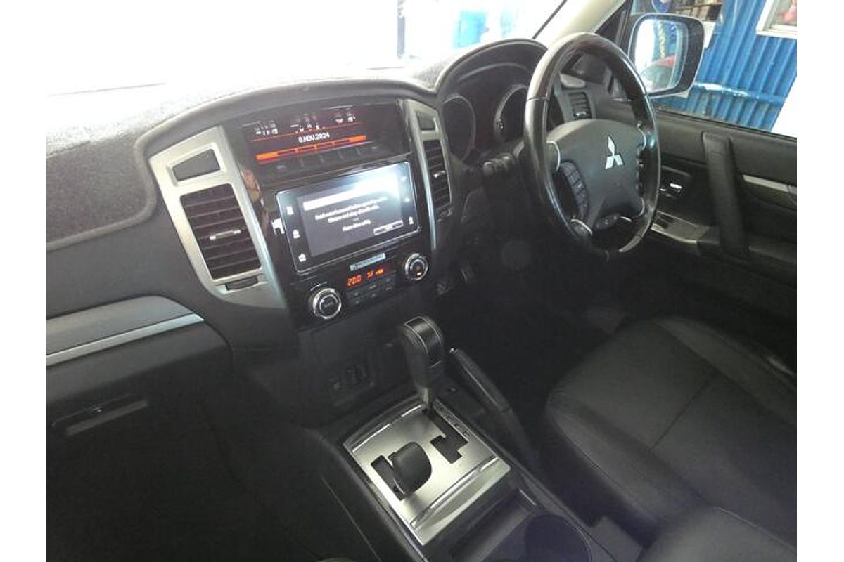 2017 Mitsubishi Pajero Exceed NX