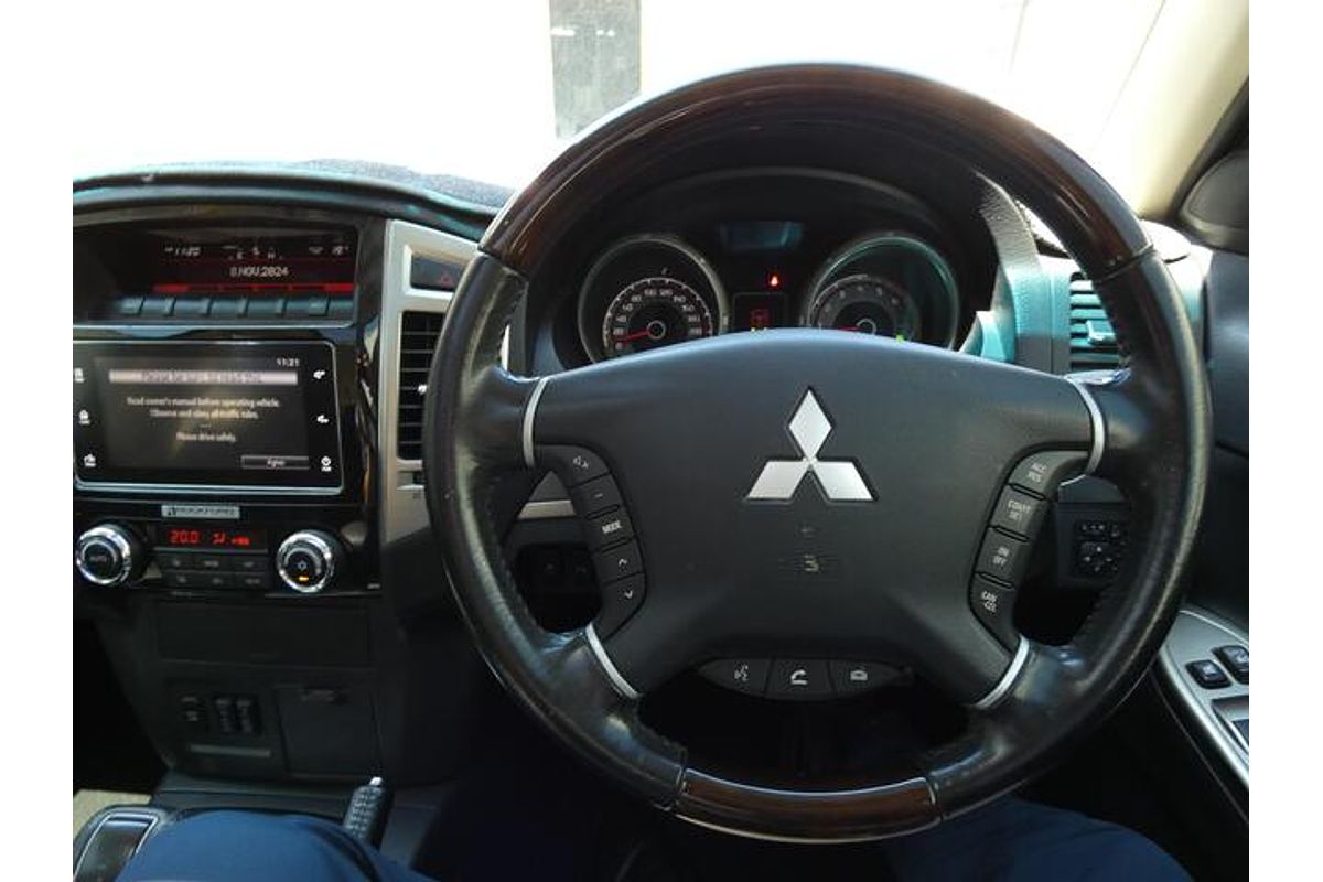 2017 Mitsubishi Pajero Exceed NX