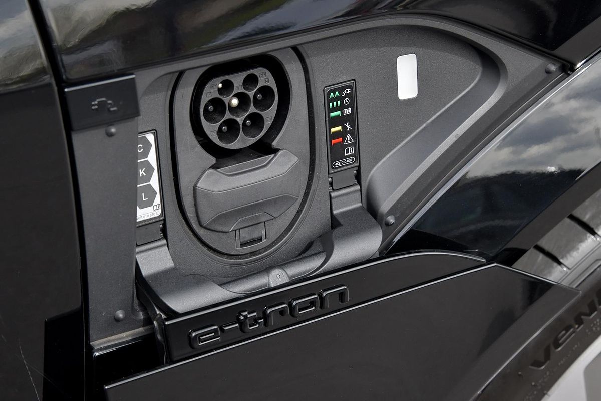 2024 Audi SQ8 e-tron GE
