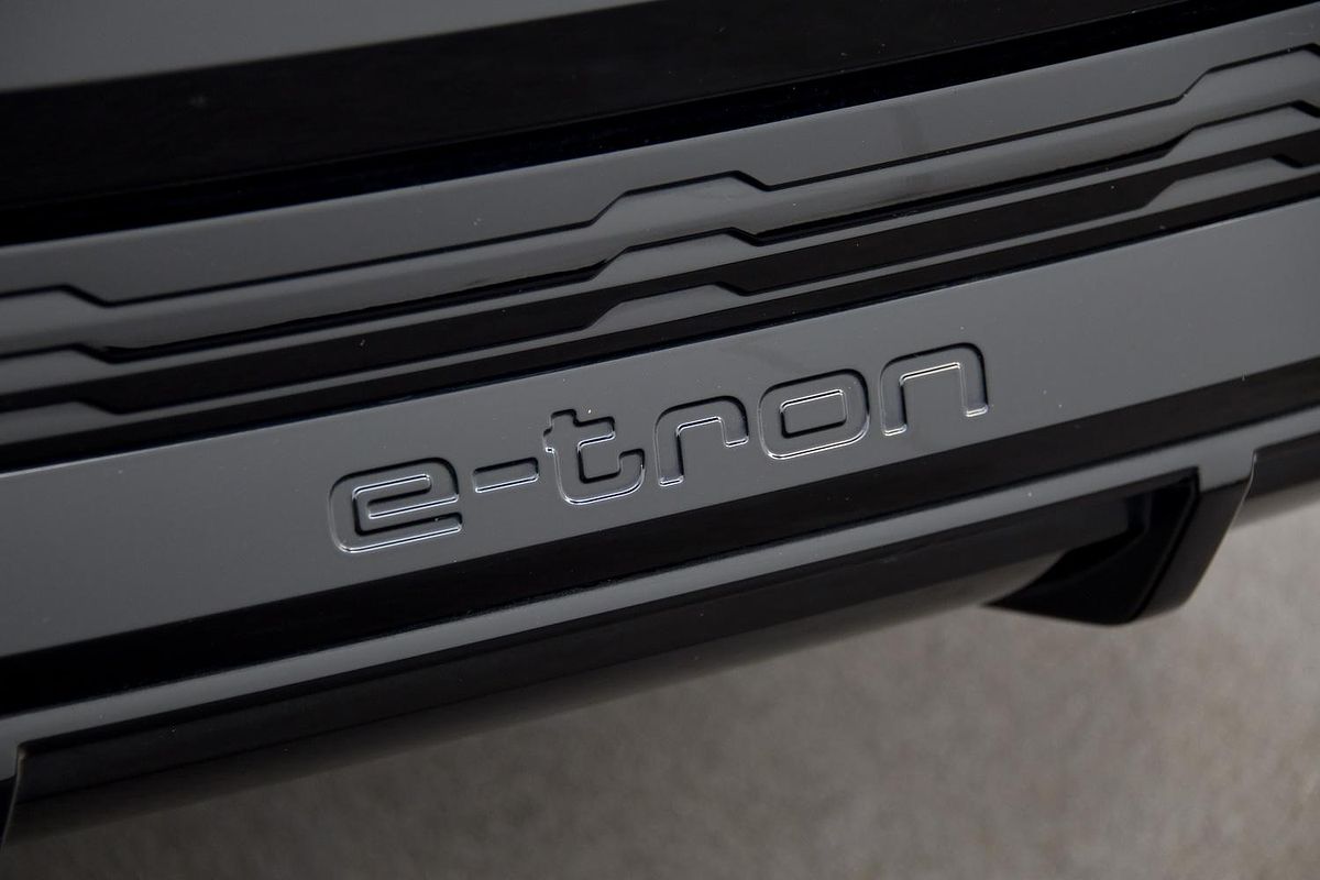 2024 Audi SQ8 e-tron GE
