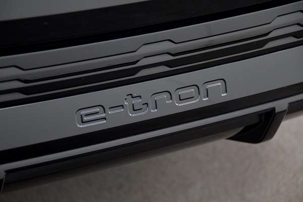 2024 Audi SQ8 e-tron GE