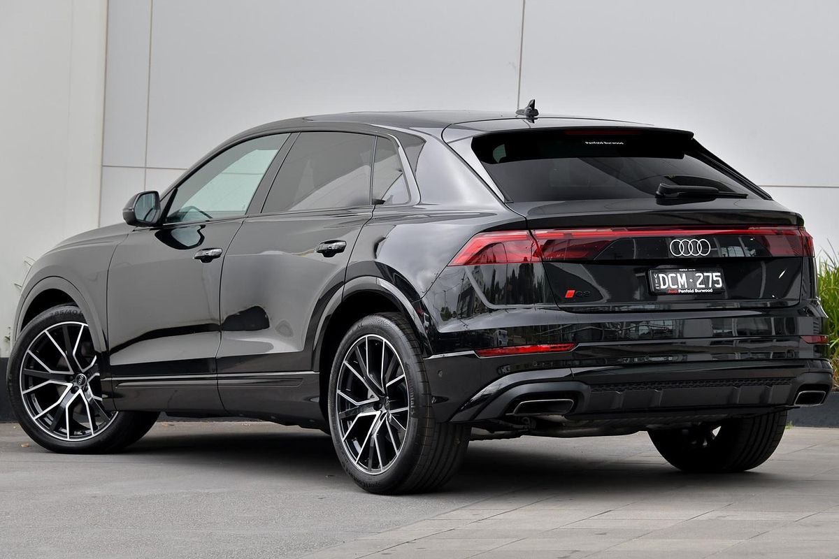 2024 Audi Q8 55 TFSI S line F1