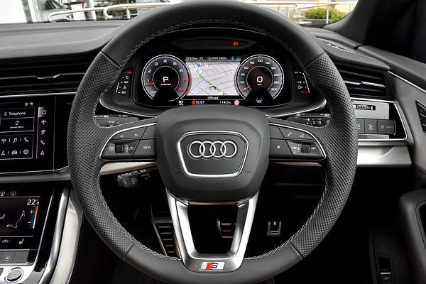 2024 Audi Q8 55 TFSI S line F1