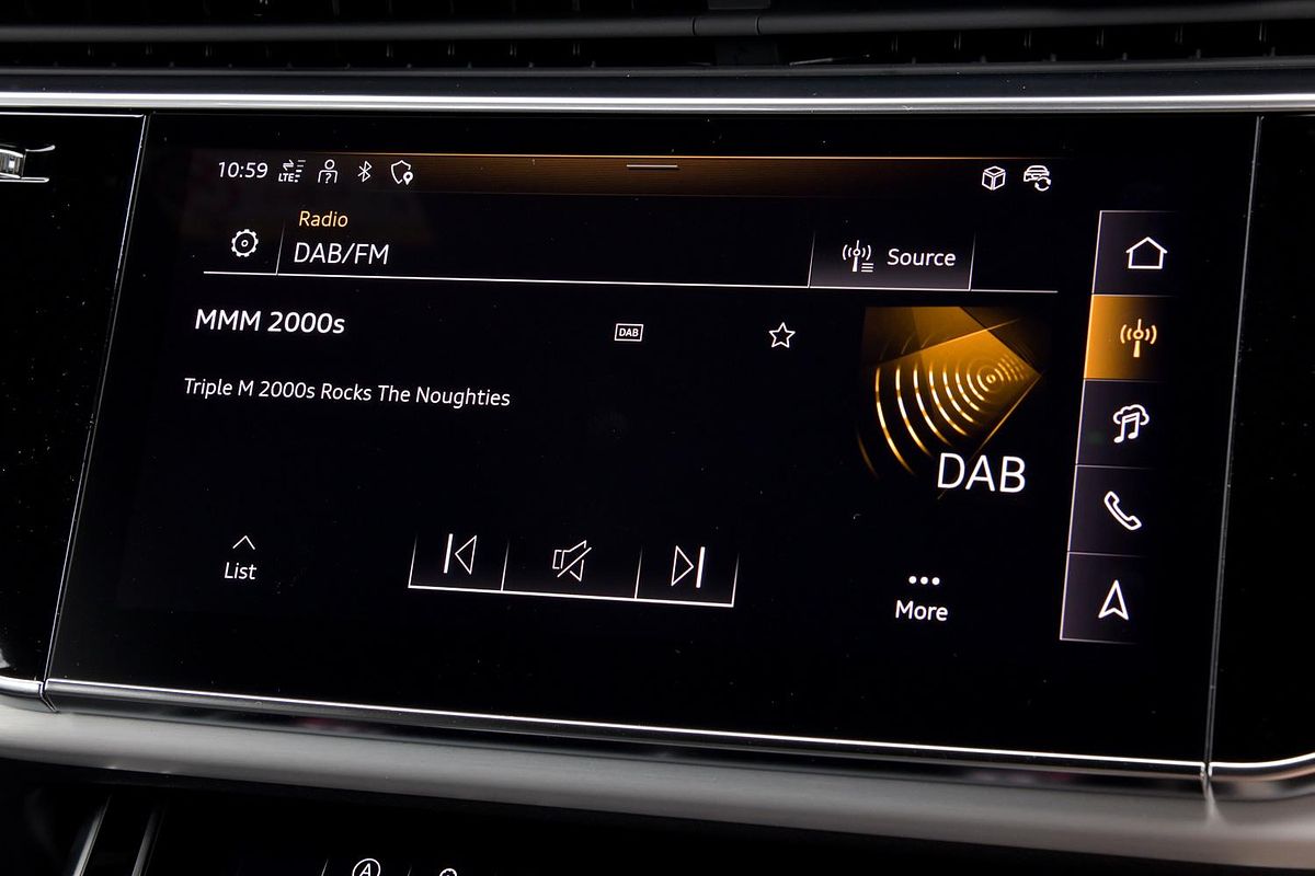 2024 Audi Q8 55 TFSI S line F1