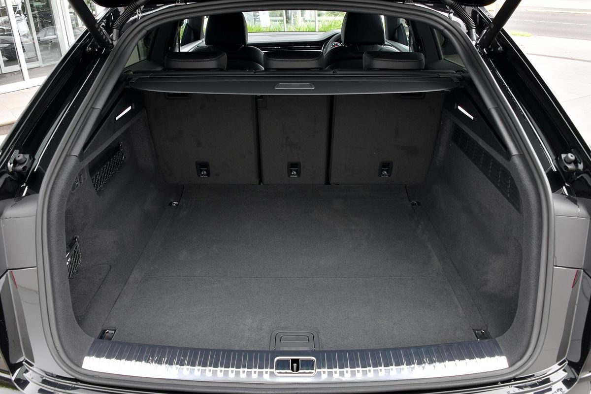 2024 Audi Q8 55 TFSI S line F1