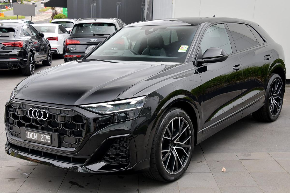 2024 Audi Q8 55 TFSI S line F1