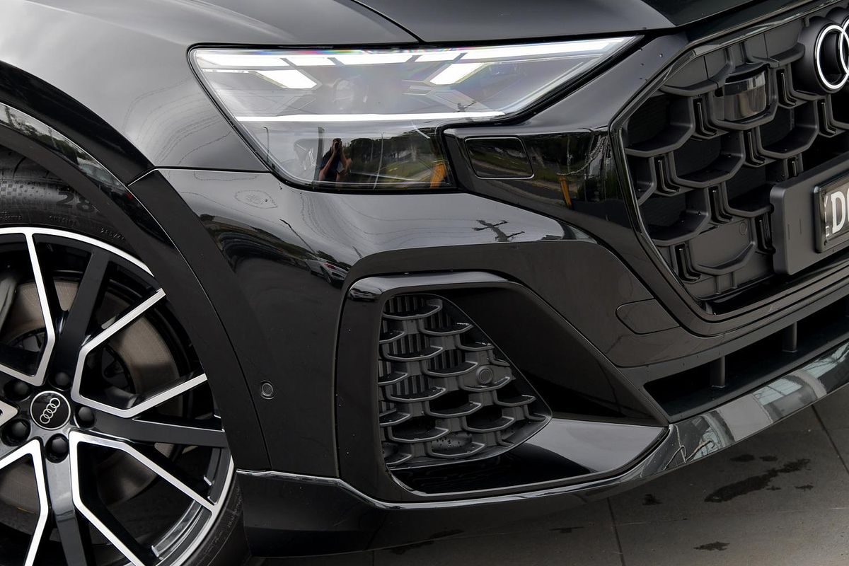 2024 Audi Q8 55 TFSI S line F1
