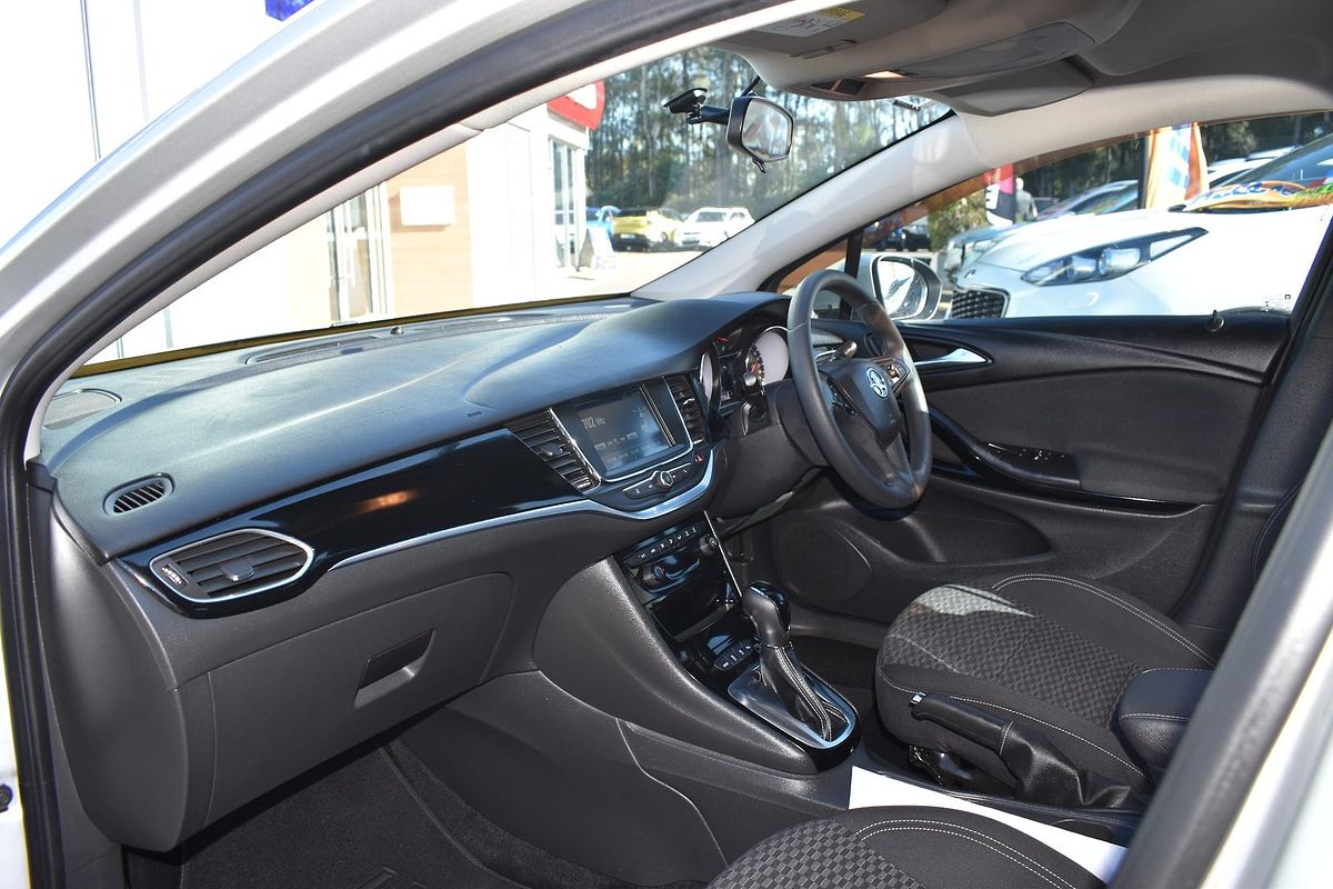 2016 Holden Astra R BK