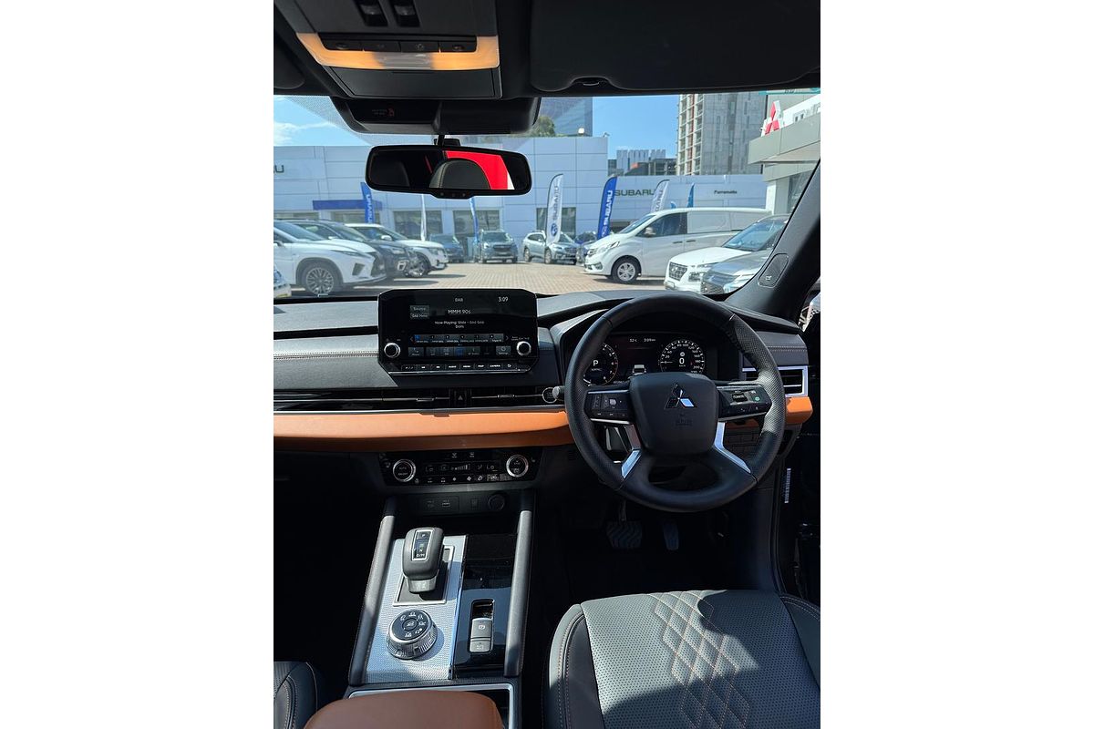 2024 Mitsubishi Outlander Exceed Tourer ZM