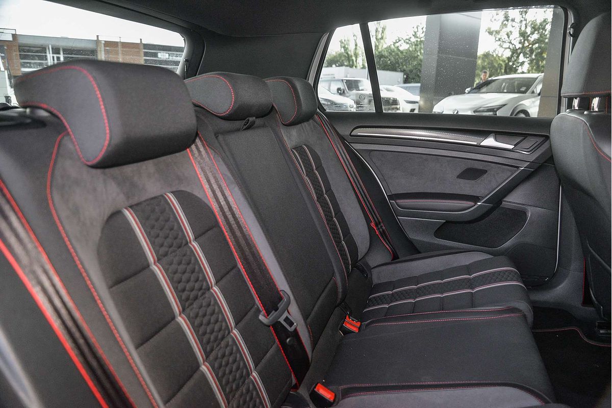 2016 Volkswagen Golf GTI 40 Years 7