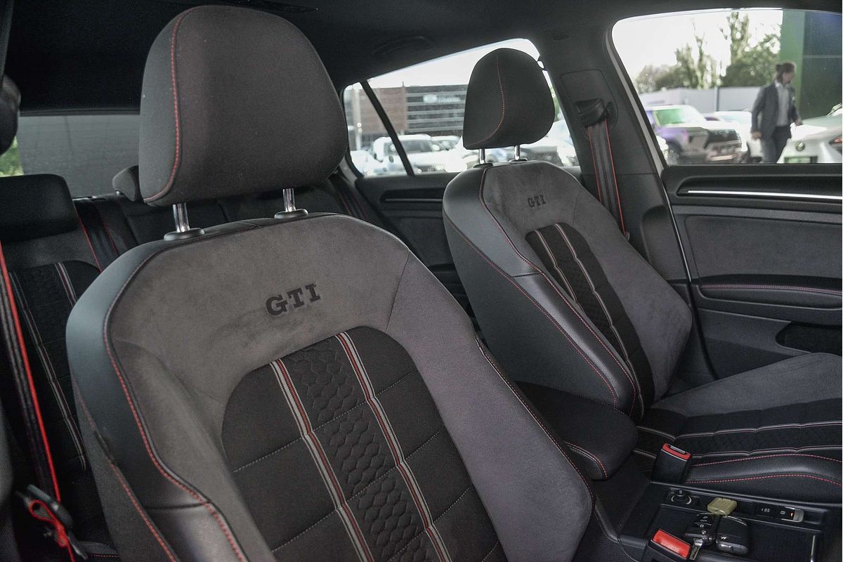 2016 Volkswagen Golf GTI 40 Years 7