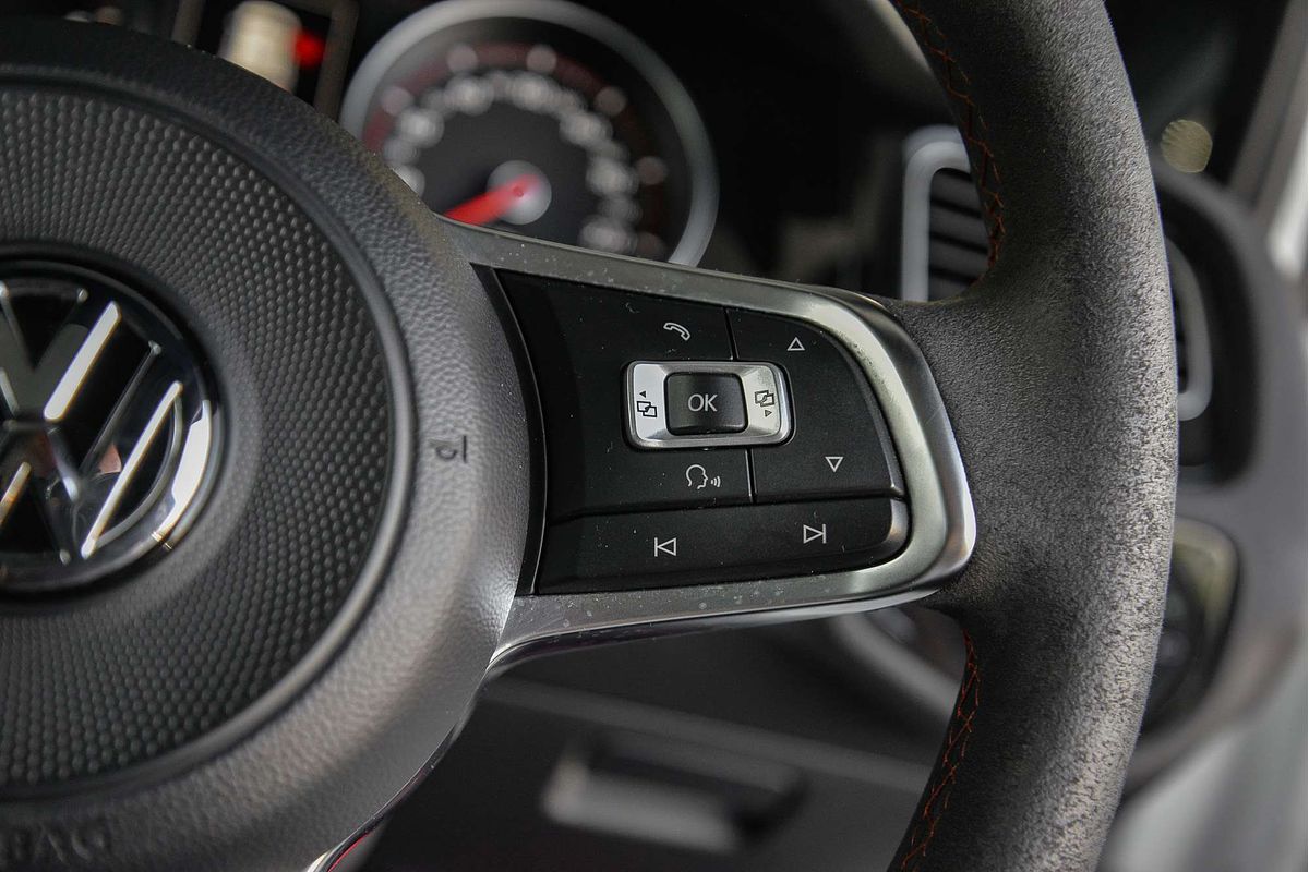 2016 Volkswagen Golf GTI 40 Years 7
