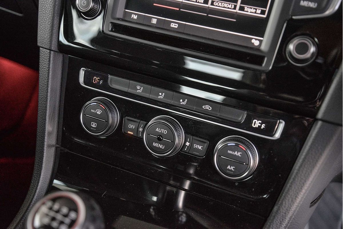 2016 Volkswagen Golf GTI 40 Years 7