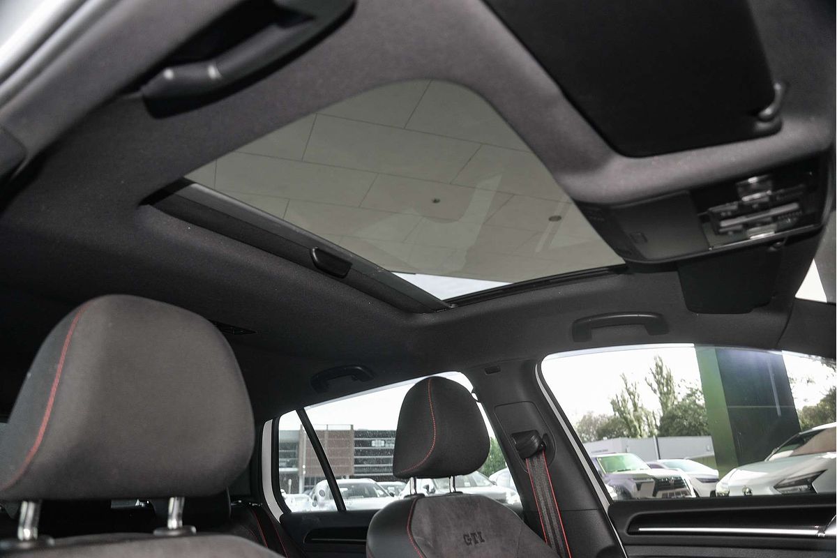 2016 Volkswagen Golf GTI 40 Years 7