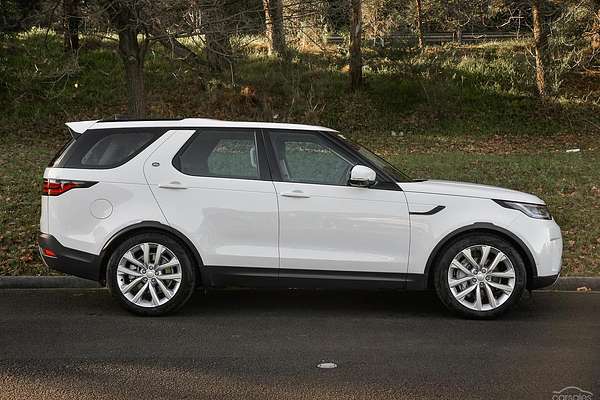2021 Land Rover Discovery D300 SE Series 5