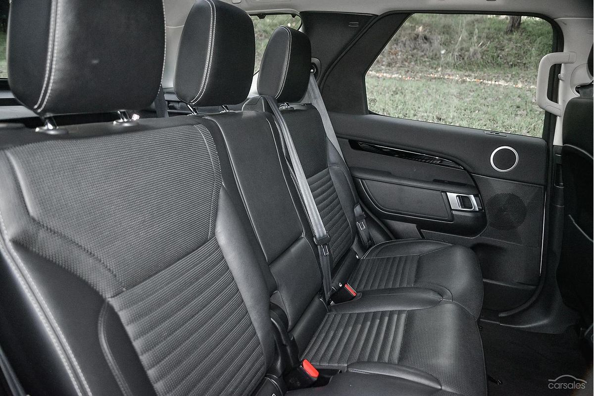 2021 Land Rover Discovery D300 SE Series 5