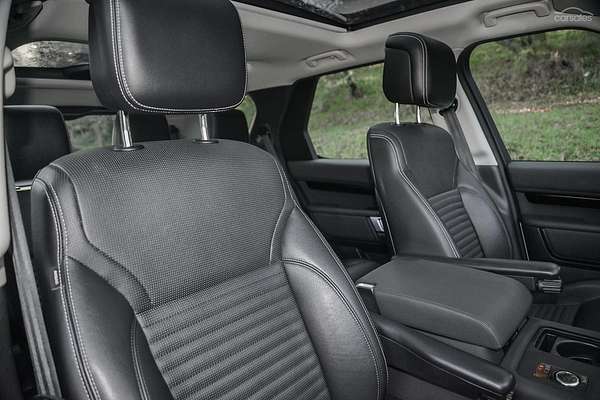 2021 Land Rover Discovery D300 SE Series 5