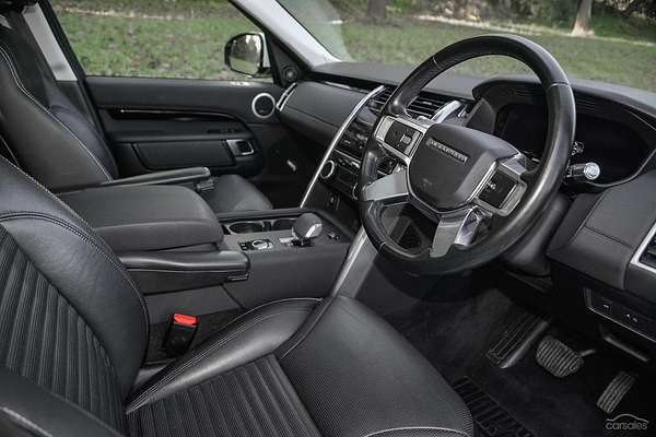 2021 Land Rover Discovery D300 SE Series 5