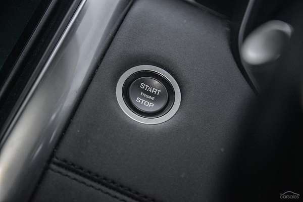 2021 Land Rover Discovery D300 SE Series 5