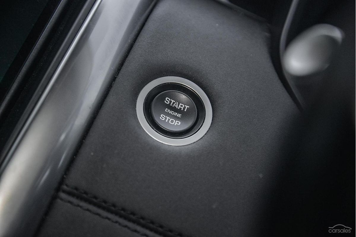 2021 Land Rover Discovery D300 SE Series 5