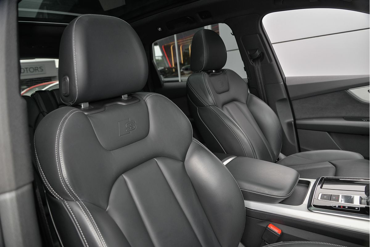 2023 Audi Q7 55 TFSI S line 4M