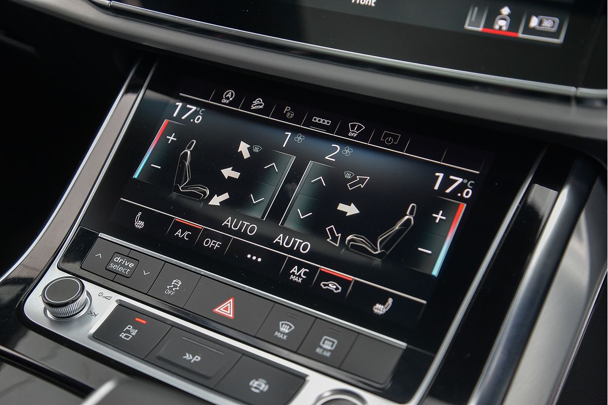 2023 Audi Q7 55 TFSI S line 4M
