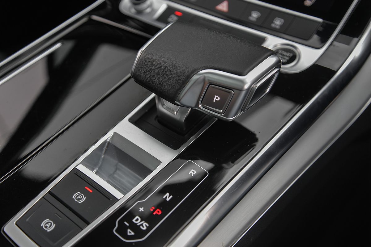 2023 Audi Q7 55 TFSI S line 4M