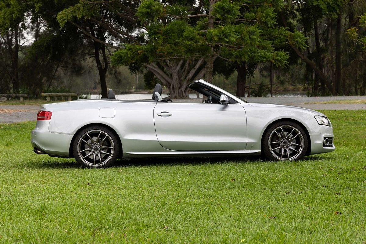 2010 Audi S5  8T