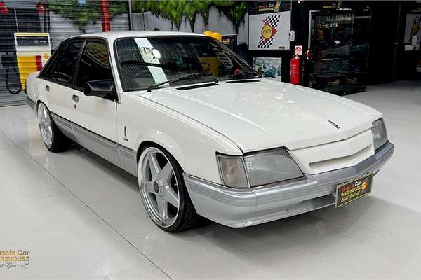 1985 Holden CALAIS VK