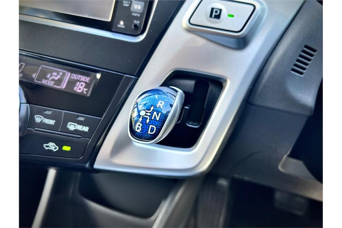 2012 Toyota Prius Alpha Welcab ZVW41