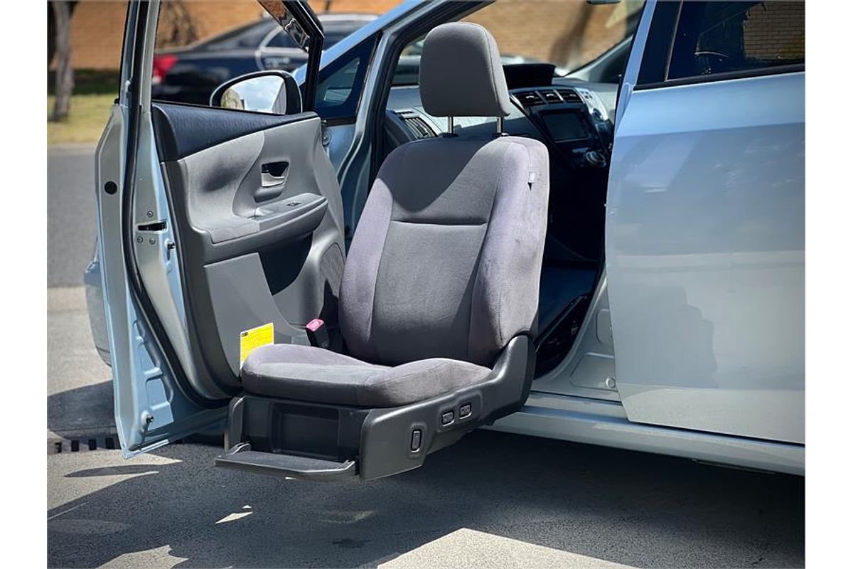 2012 Toyota Prius Alpha Welcab ZVW41