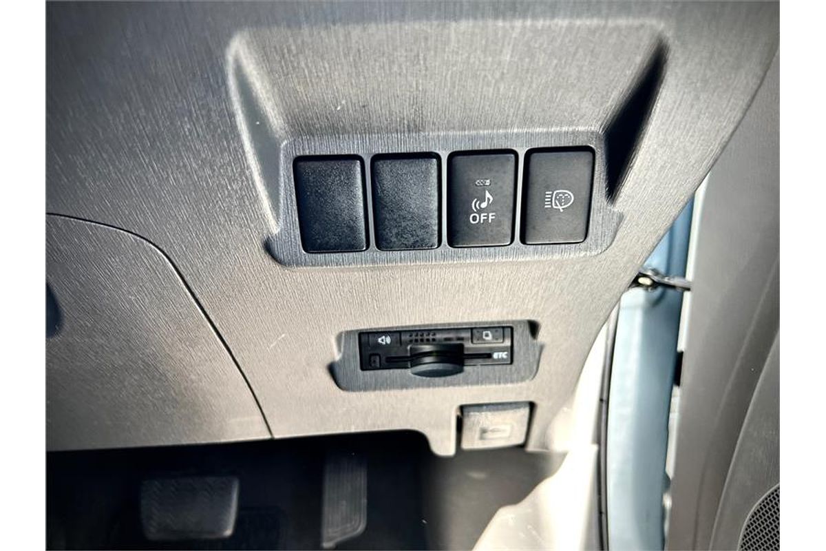 2012 Toyota Prius Alpha Welcab ZVW41
