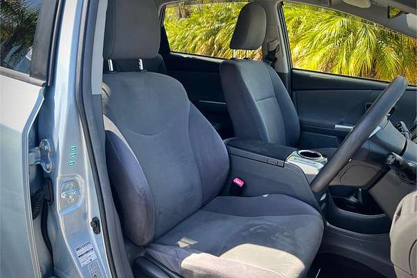2012 Toyota Prius Alpha Welcab ZVW41