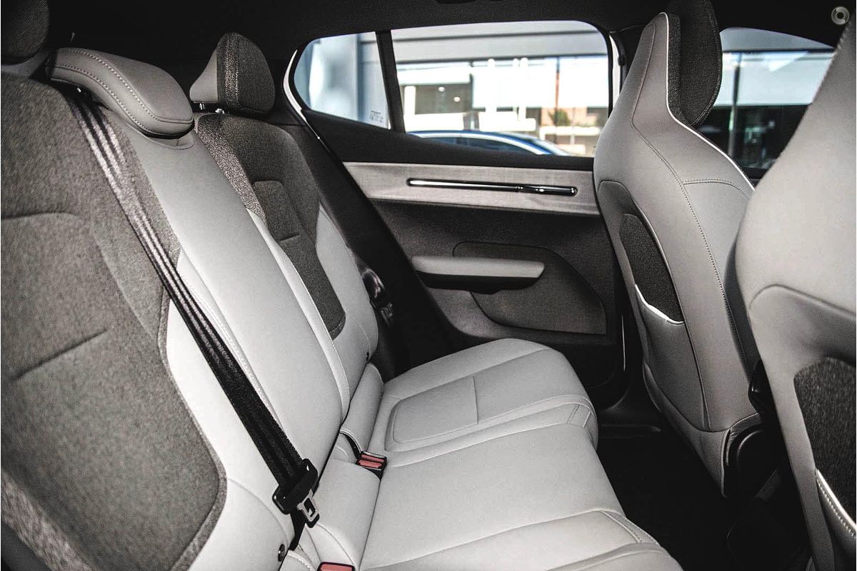 2024 Volvo EX30 Single Motor Extended Range Plus