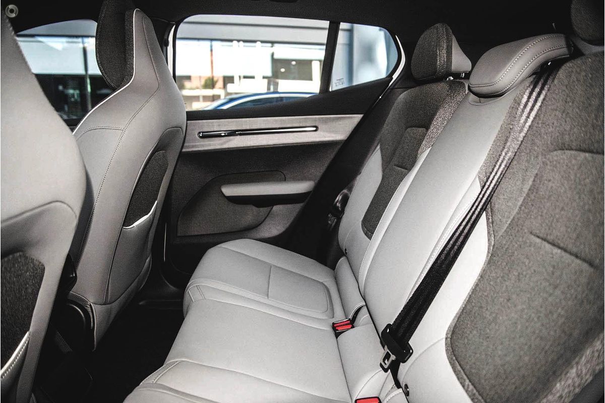 2024 Volvo EX30 Single Motor Extended Range Plus