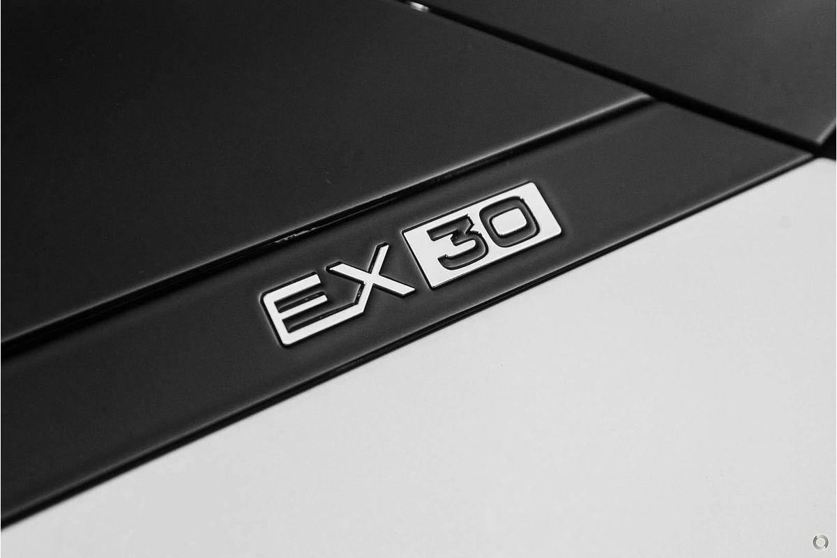 2024 Volvo EX30 Single Motor Extended Range Plus