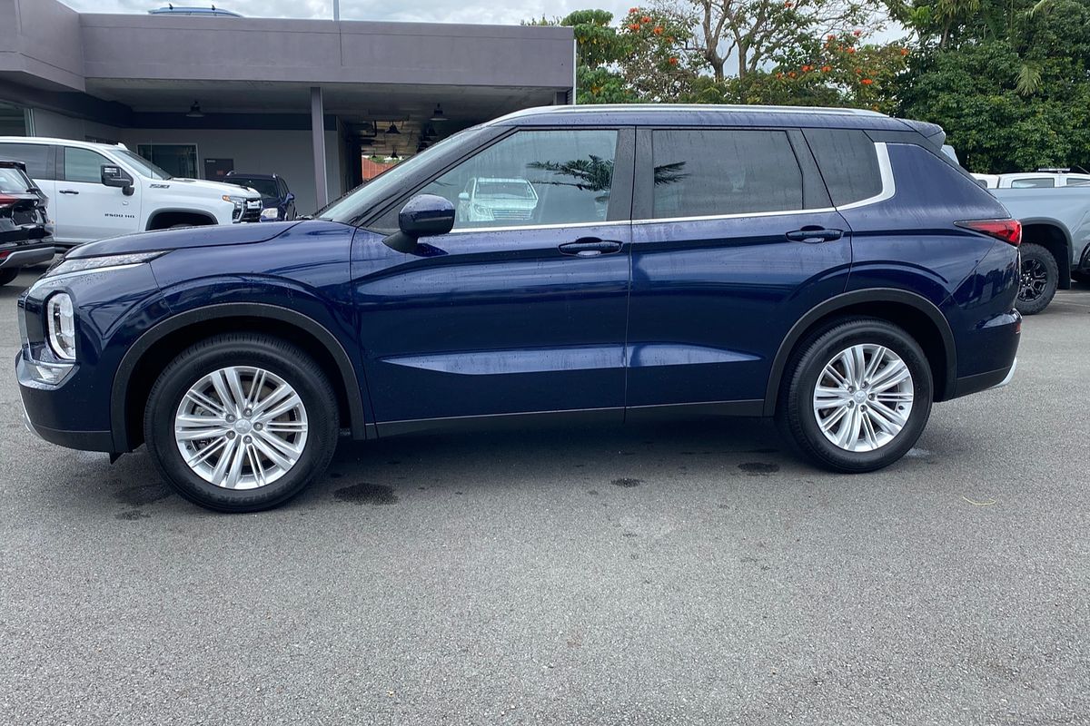 2022 Mitsubishi Outlander LS ZM
