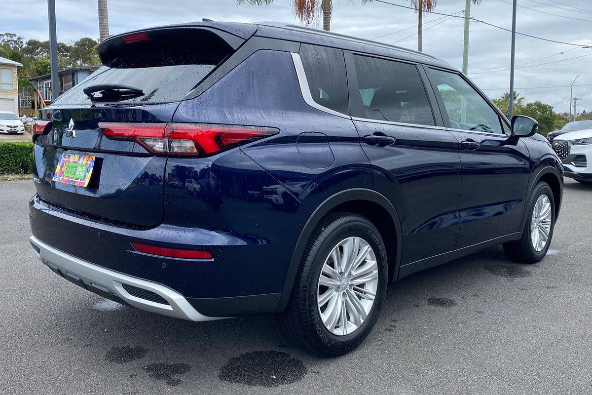 2022 Mitsubishi Outlander LS ZM