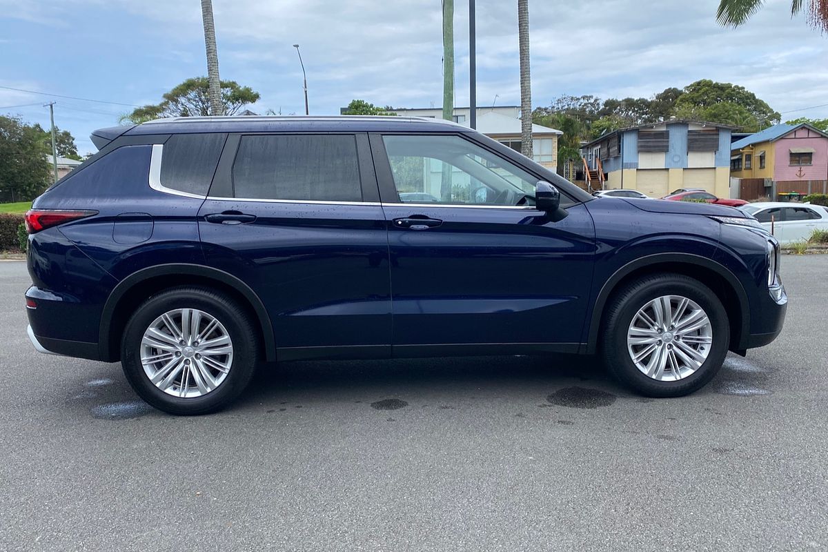 2022 Mitsubishi Outlander LS ZM