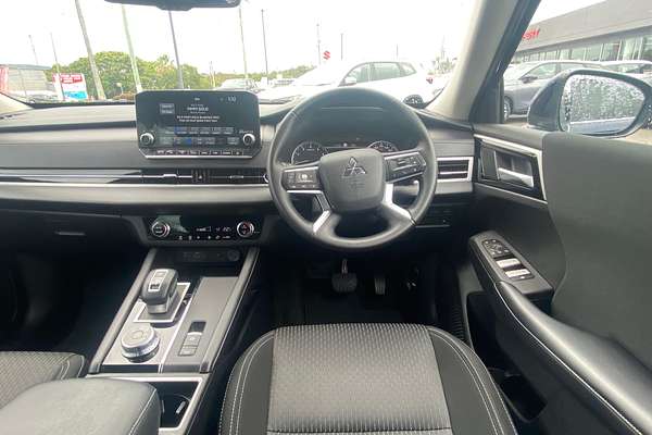 2022 Mitsubishi Outlander LS ZM