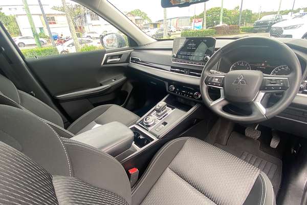 2022 Mitsubishi Outlander LS ZM